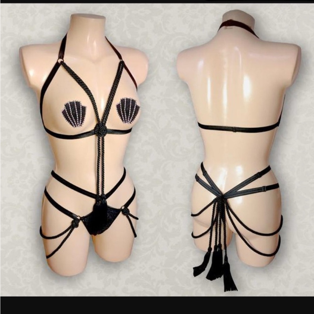 RED burlesque or showgirl-style set.